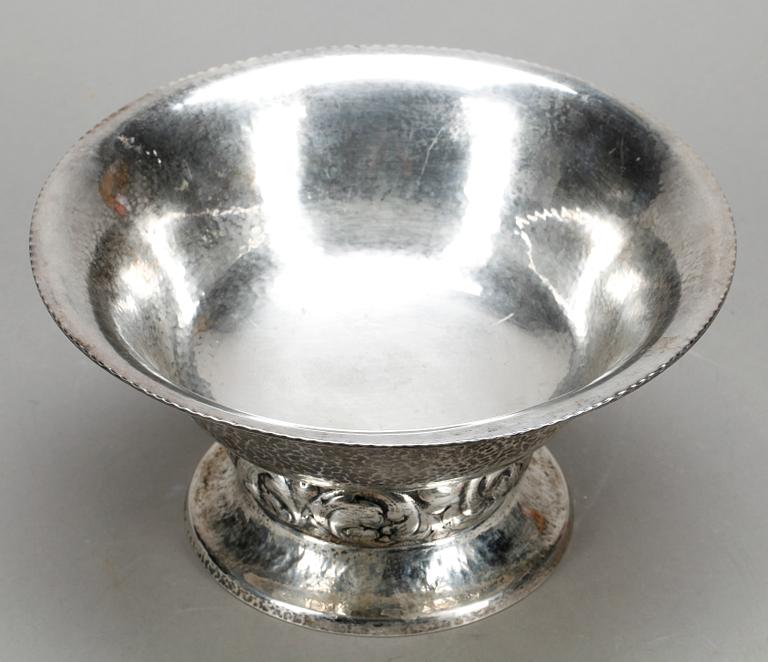SKÅL, silver, K Andersson, Stockholm, 1920. Vikt. 847 gram.