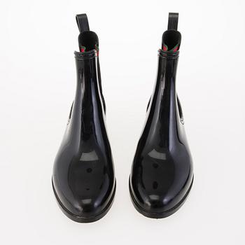 GUCCI Three Pairs of Shoes in size 40.