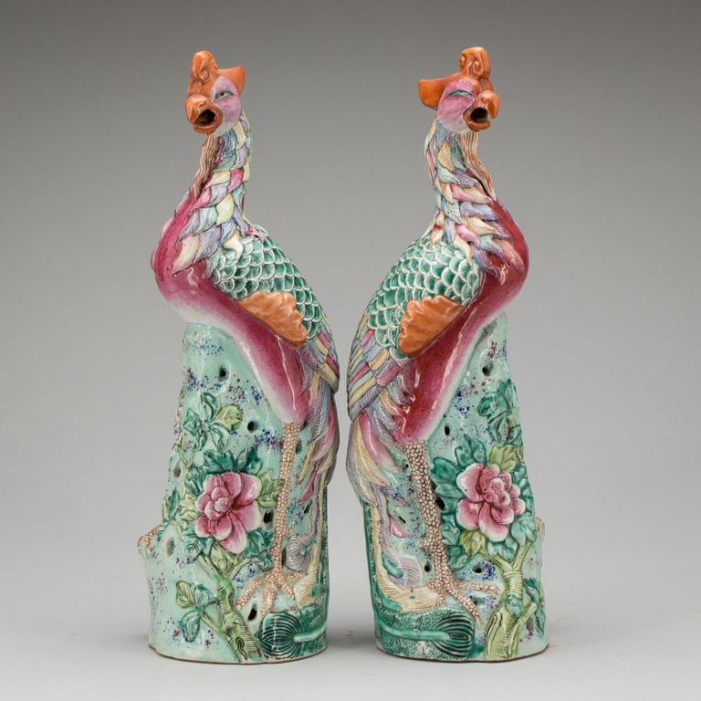 FIGURINER, ett par, porslin. Kina, sen Qing dynasti.