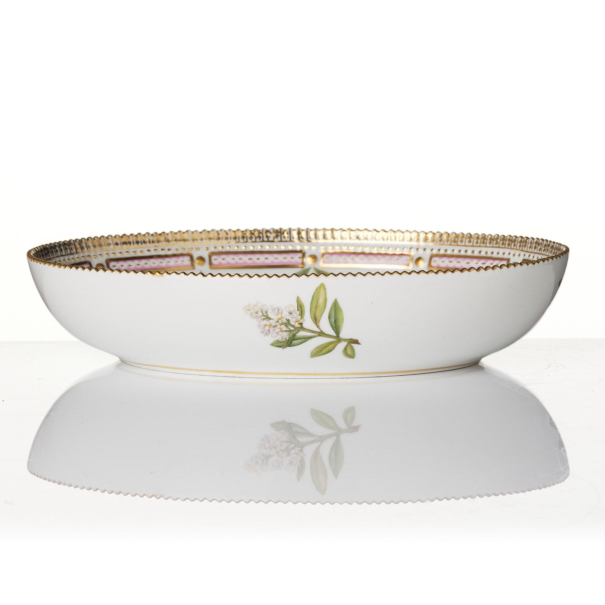 A set of two Royal Copenhagen 'Flora Danica' serving dishes, Denmark, 20th century.