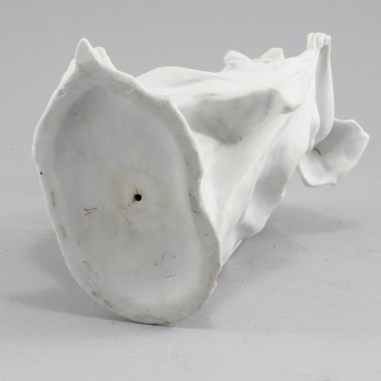 FIGURIN, parian, Sèvres-liknande märke, 1900-tal.