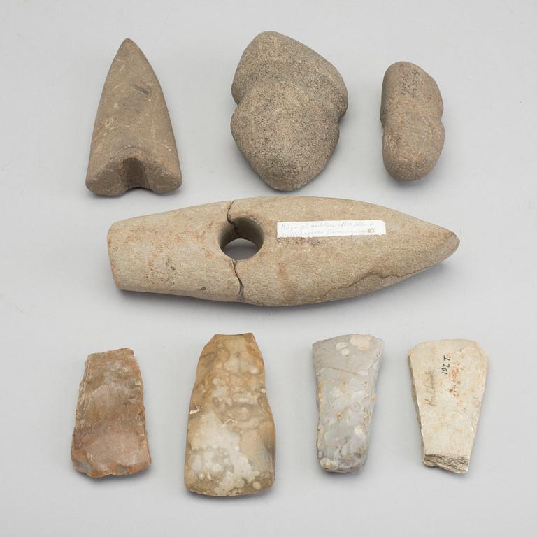 STENREDSKAP- / -VAPEN m m, 8 delar, sannolikt neolitikum / neoliticum.