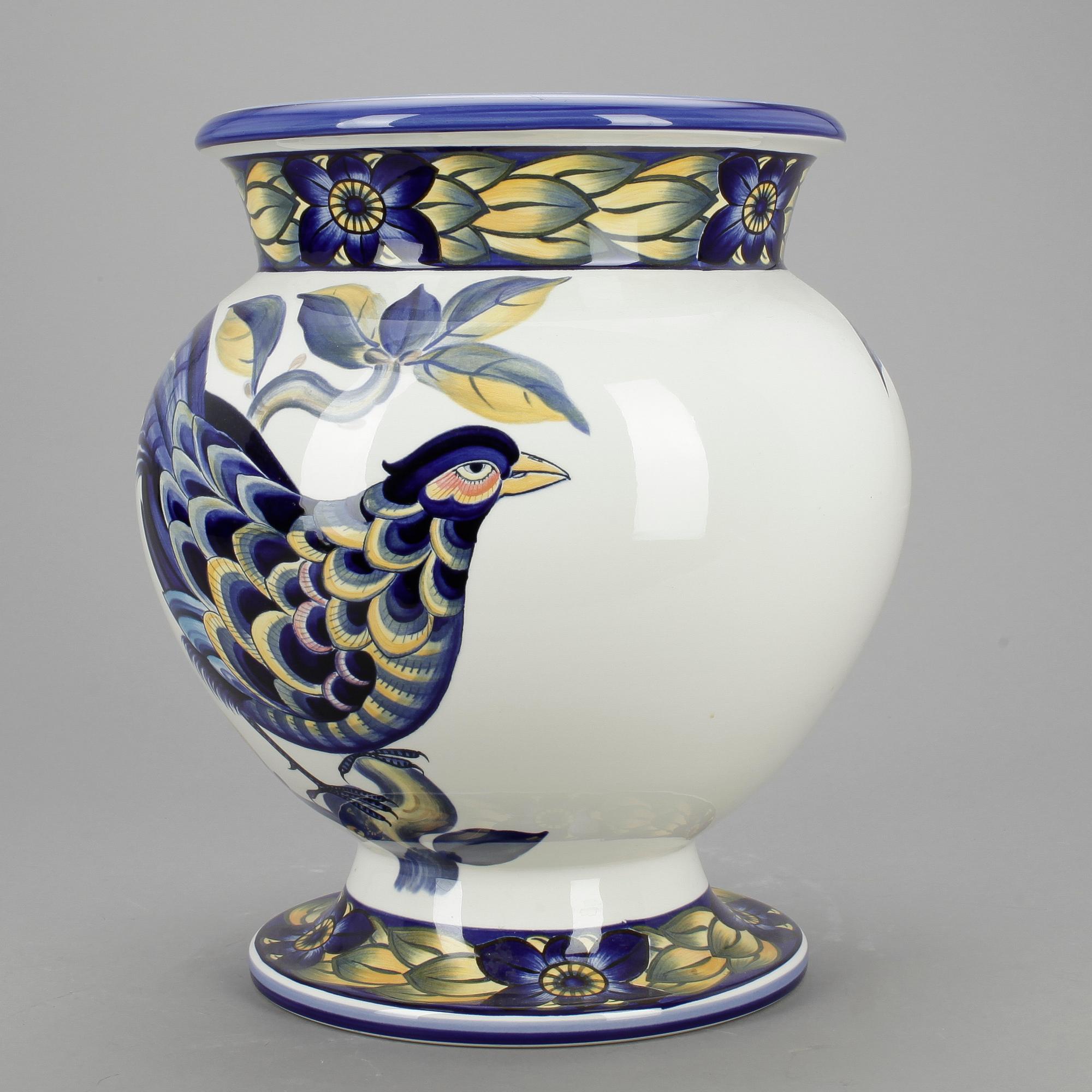 URNA, porslin, Christian Joachim för Royal Copenhagen, 1900-talets andra hälft.