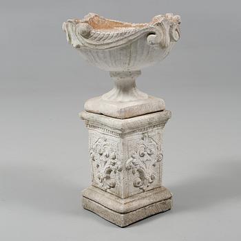 FÅGELBAD/TRÄDGÅRDSURNA, gjutmassa, 1900-tal.