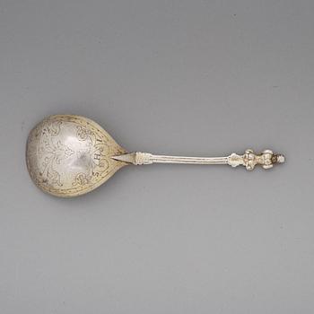 A Scandinavian early 17th century silver-gilt spoon, unmarked.