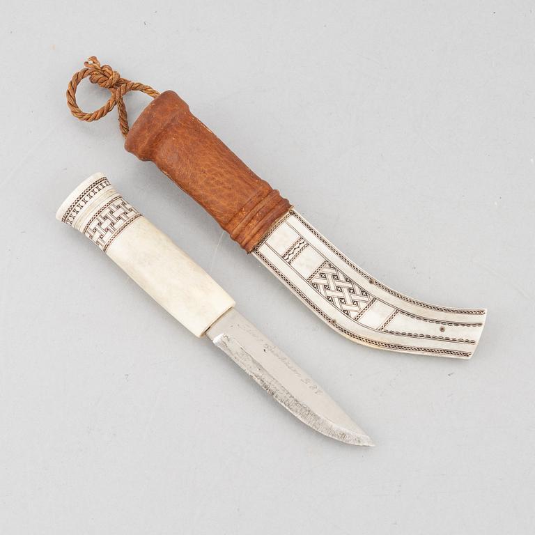 Sune Enoksson, a reindeer horn knife.