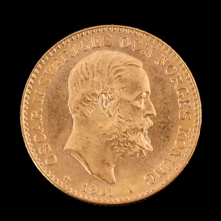 GULDMYNT, 10 kronor, Oscar II, 1901. Vikt ca 5 gram.