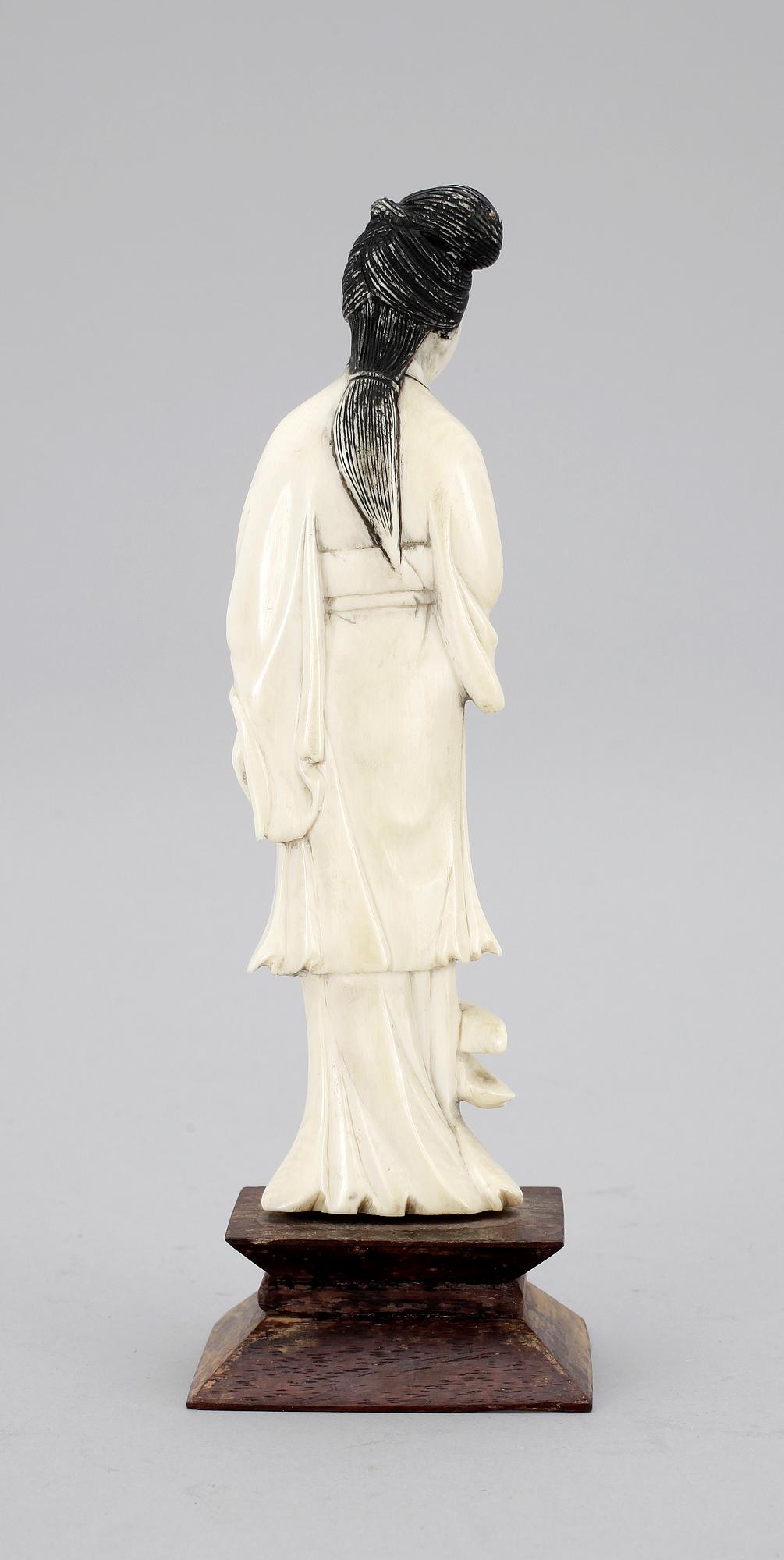 FIGURIN, ben, Kina, 1900-tal.