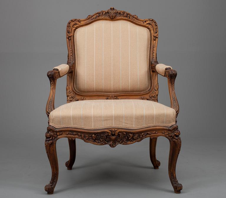 KARMSTOL, rokokostil, märkt Lysberg & Hansen A/S Kgl Hofleverandør København Danmark, sekelskiftet 1800/1900-tal.