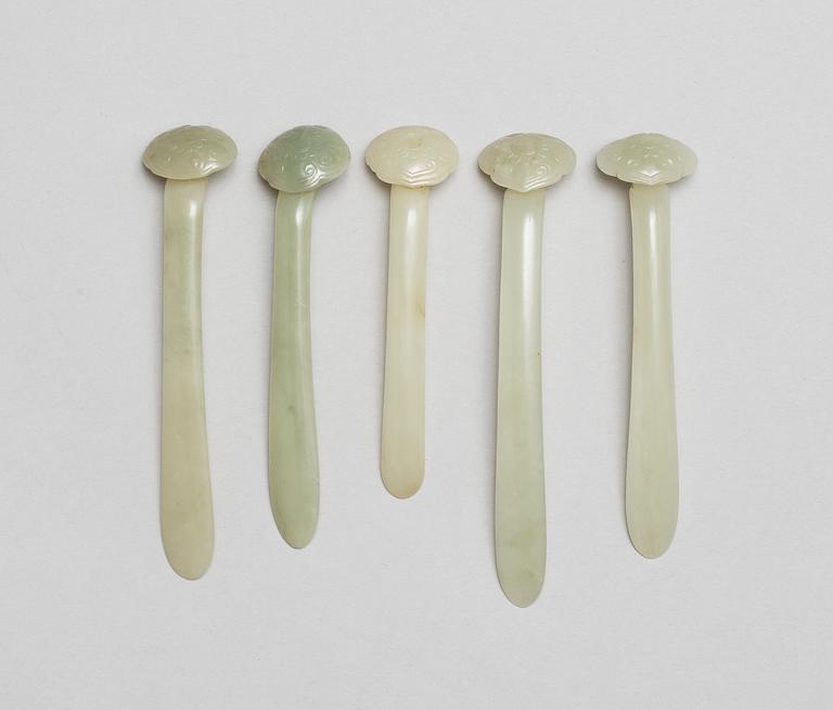 A set of five nephrite hairpins/Ruyi Sceptres, Qing dynasty.