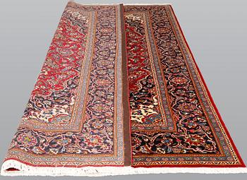 A Kashan carpet, approximately 315 x 200 cm.
