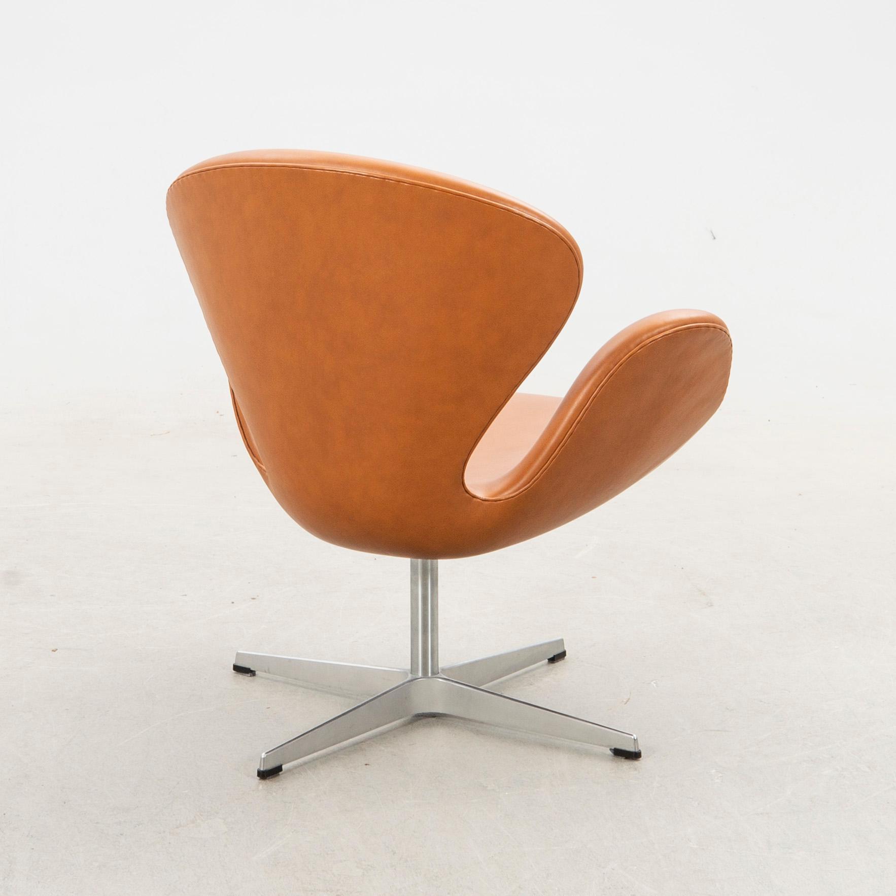 Arne Jacobsen, Armchair, "The Swan", Fritz Hansen, Denmark.