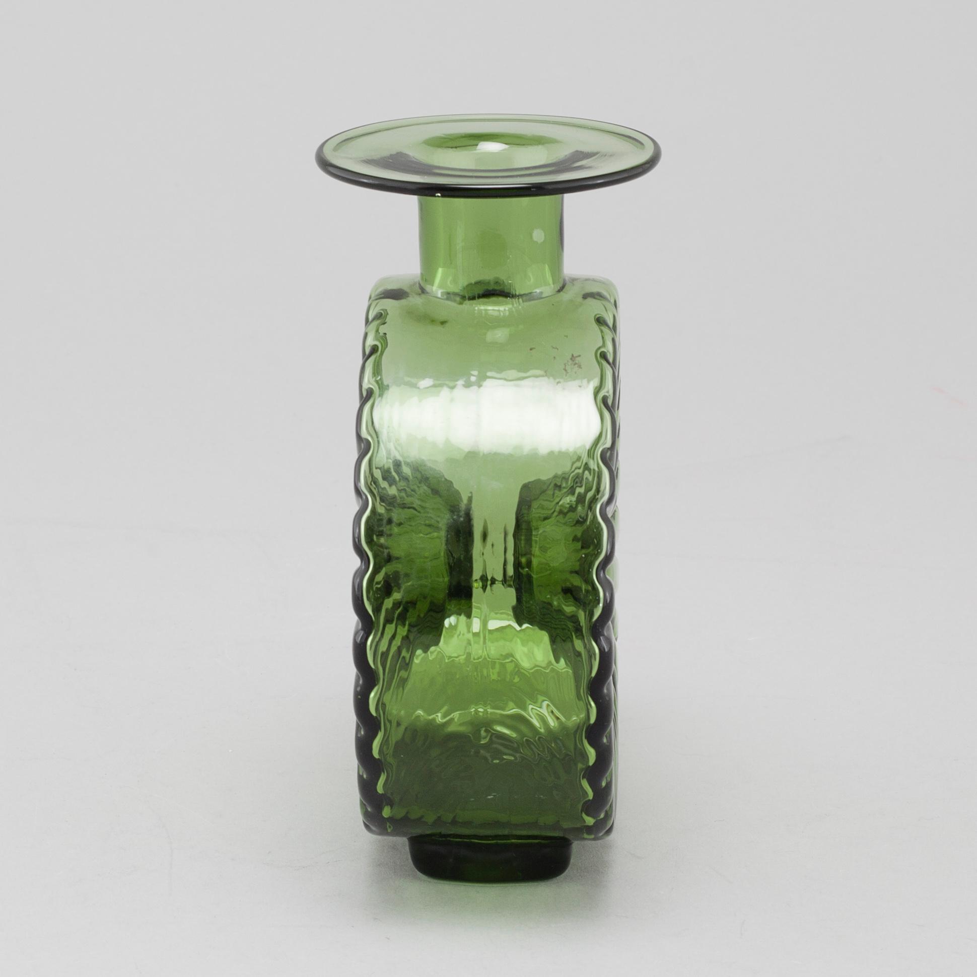 HELENA TYNELL, vas, glas, "Aurinkopullo" (Solflaskan), Riihimäen Lasi, 1900-talets andra hälft.