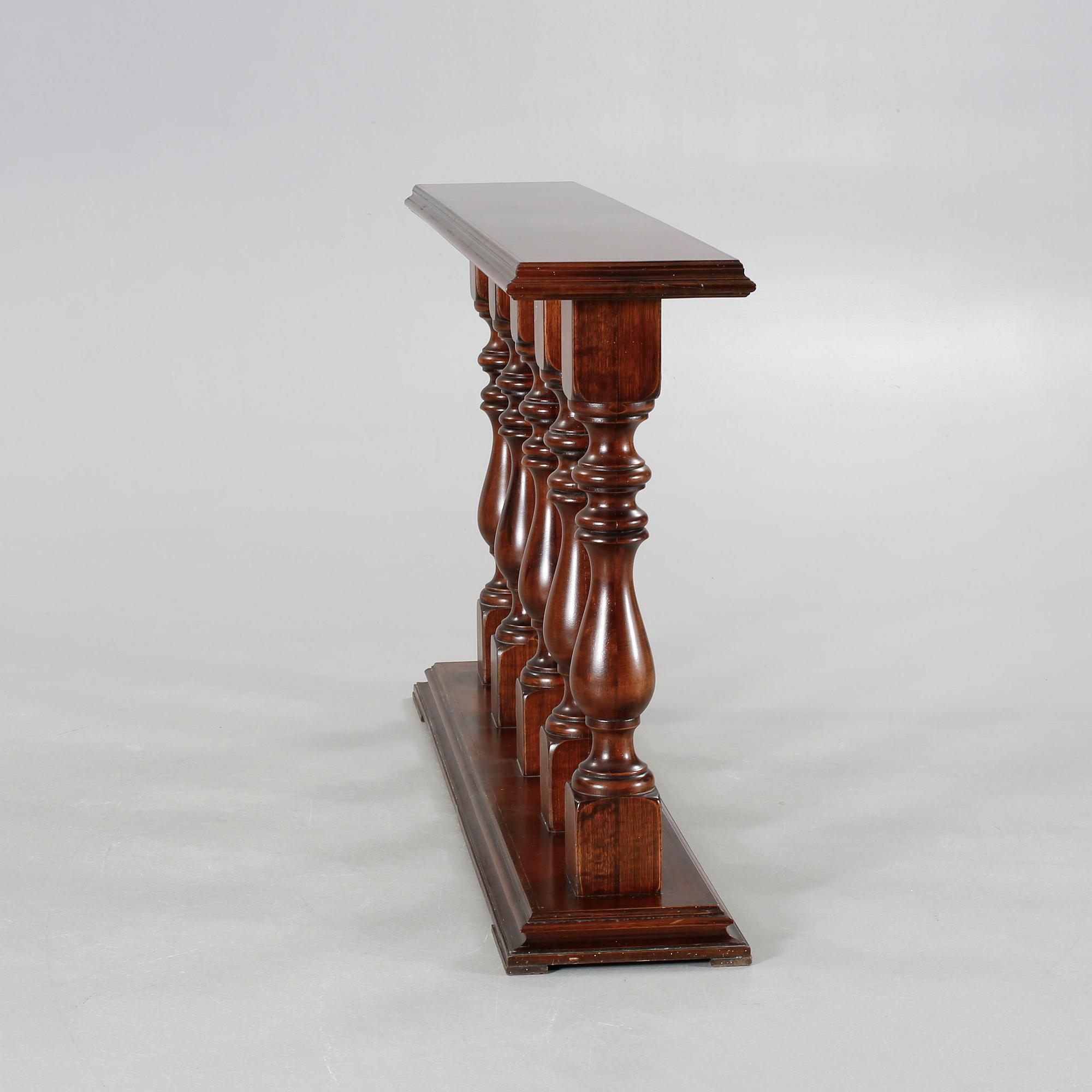BALUSTRAD, omkring 1900-talets mitt.