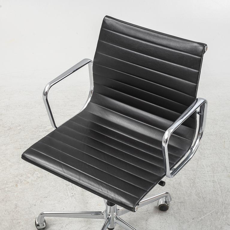 Charles & Ray Eames, skrivbordsstol, "EA 117", Vitra.