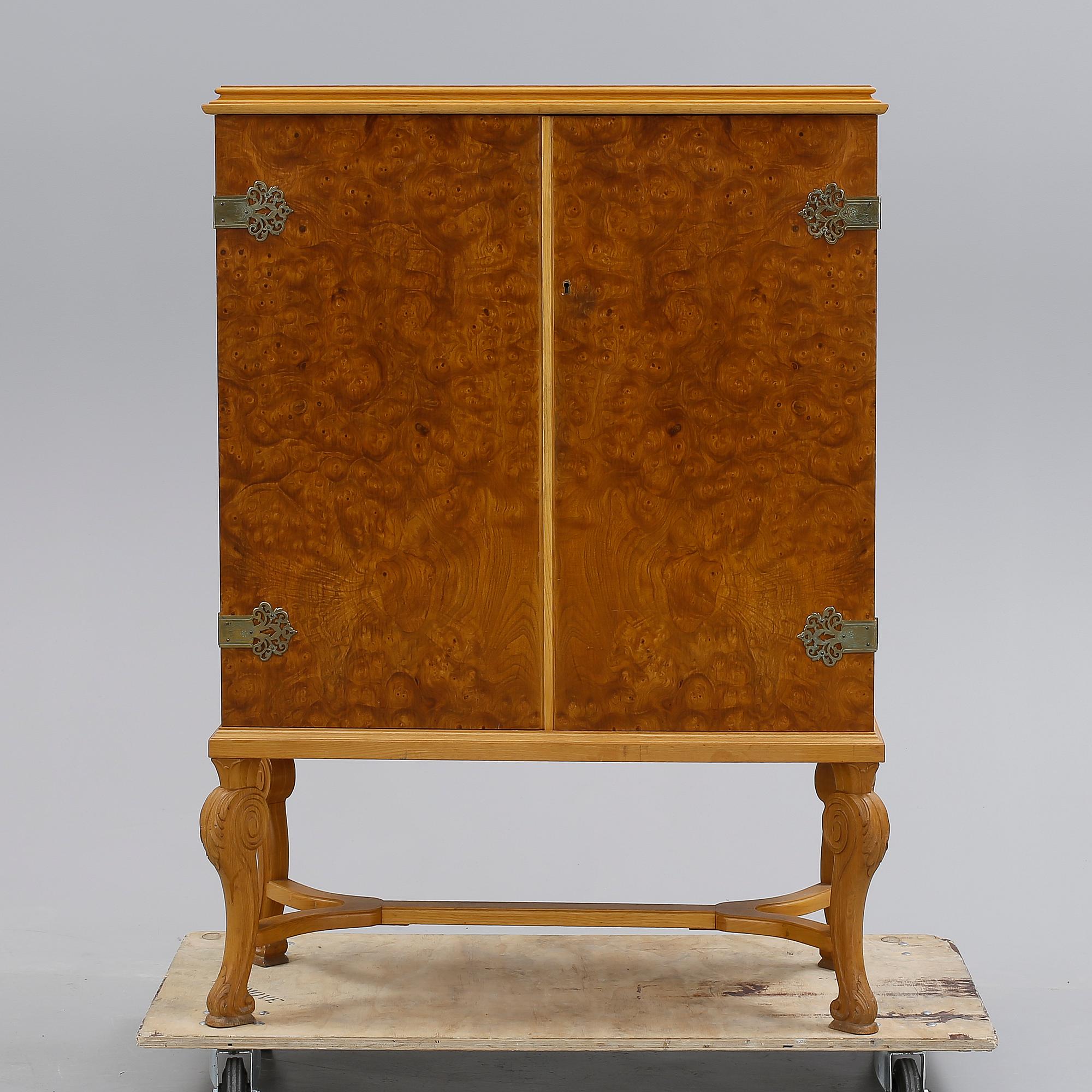 SKÅP, barockstil, 1900-talets första hälft.