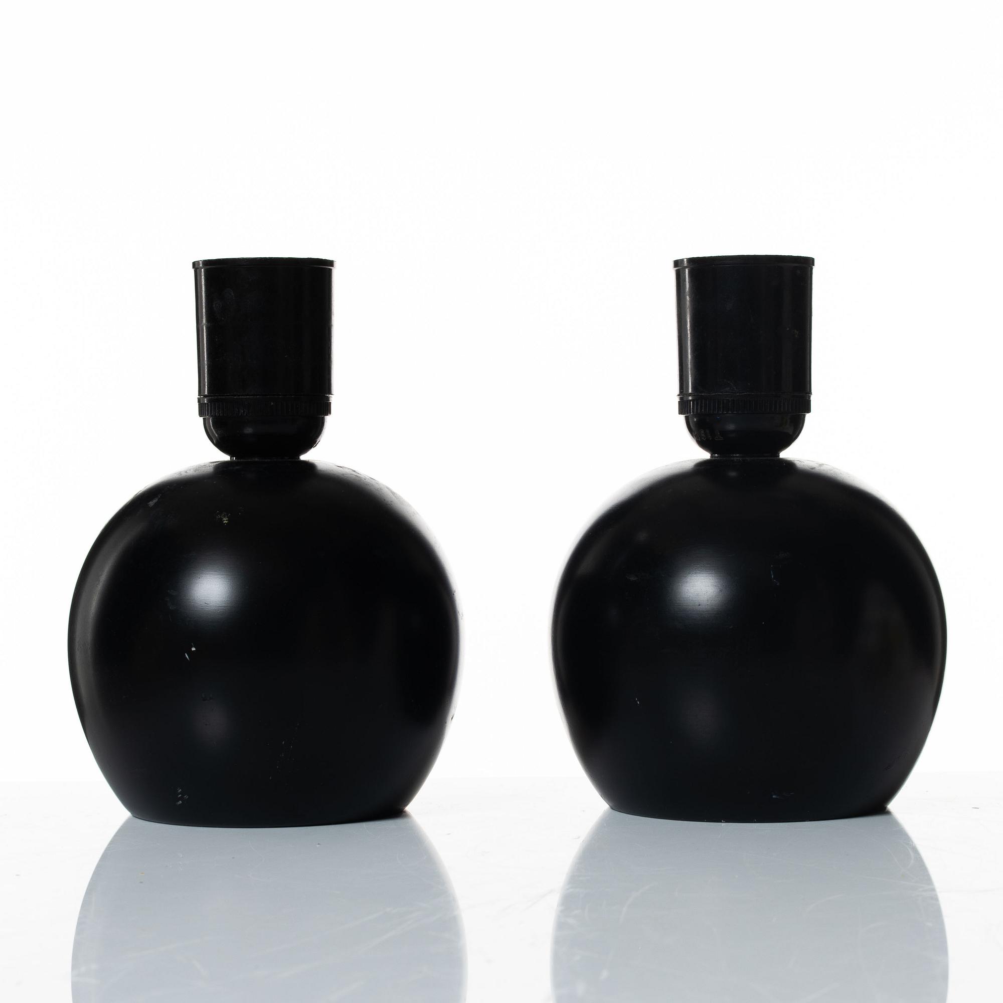 Josef Frank, a pair of model 2575 table lamps, Svenskt Tenn.