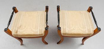 TABURETTER, 1 par, Karl Johan, 1800-talets mitt.