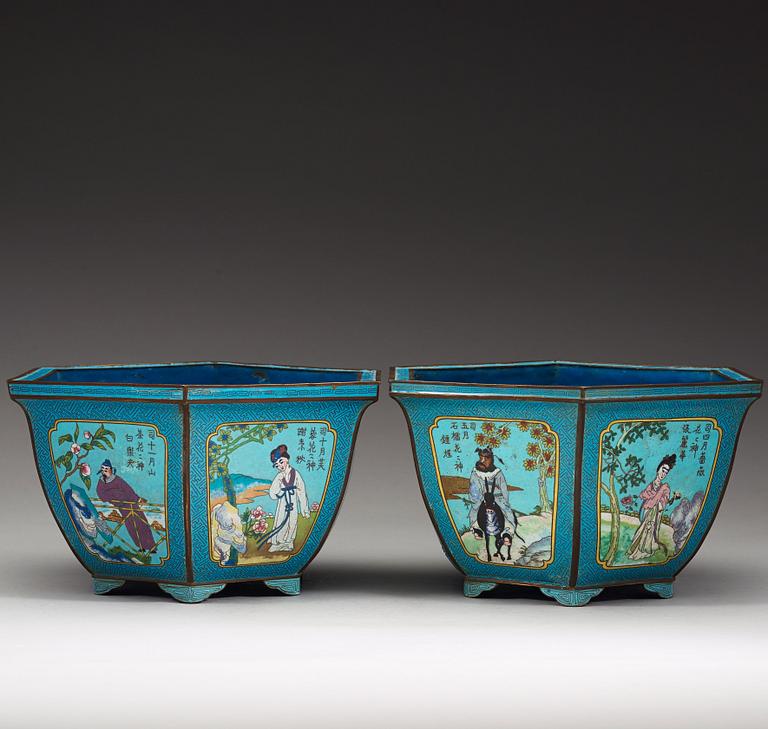 A pair of Chinese cloisonné flower pots, 1900-tal.