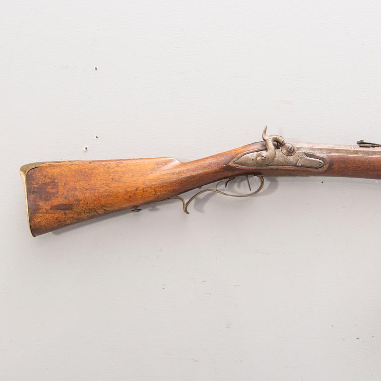 A percussion shotgun, carbine, 19th Century.