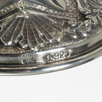 Champagnekalkar, ett par, sterlingsilver, rokokostil, 1900-tal.