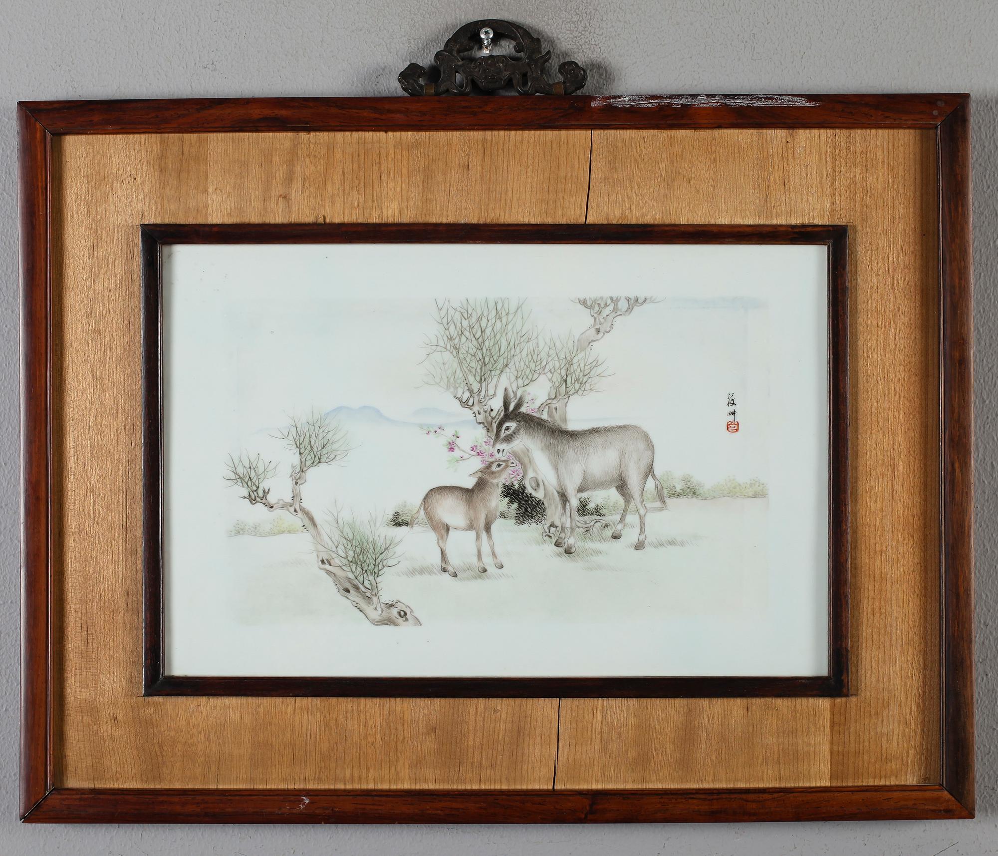 VÄGGPANEL, porslin, Kina, 1900-tal.