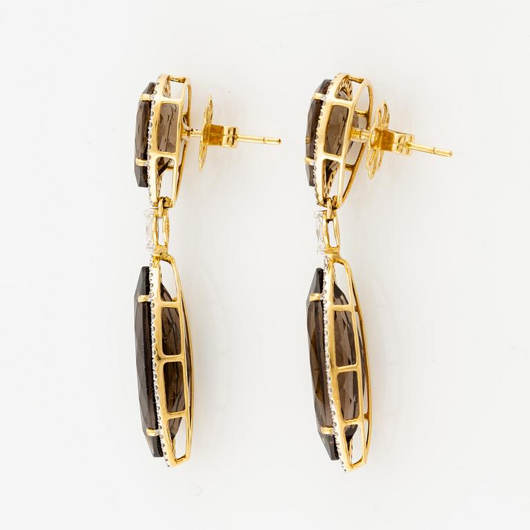 Earrings, 18K gold with drop-shaped and navette-shaped smoky quartz and navette-cut and brilliant-cut diamonds.