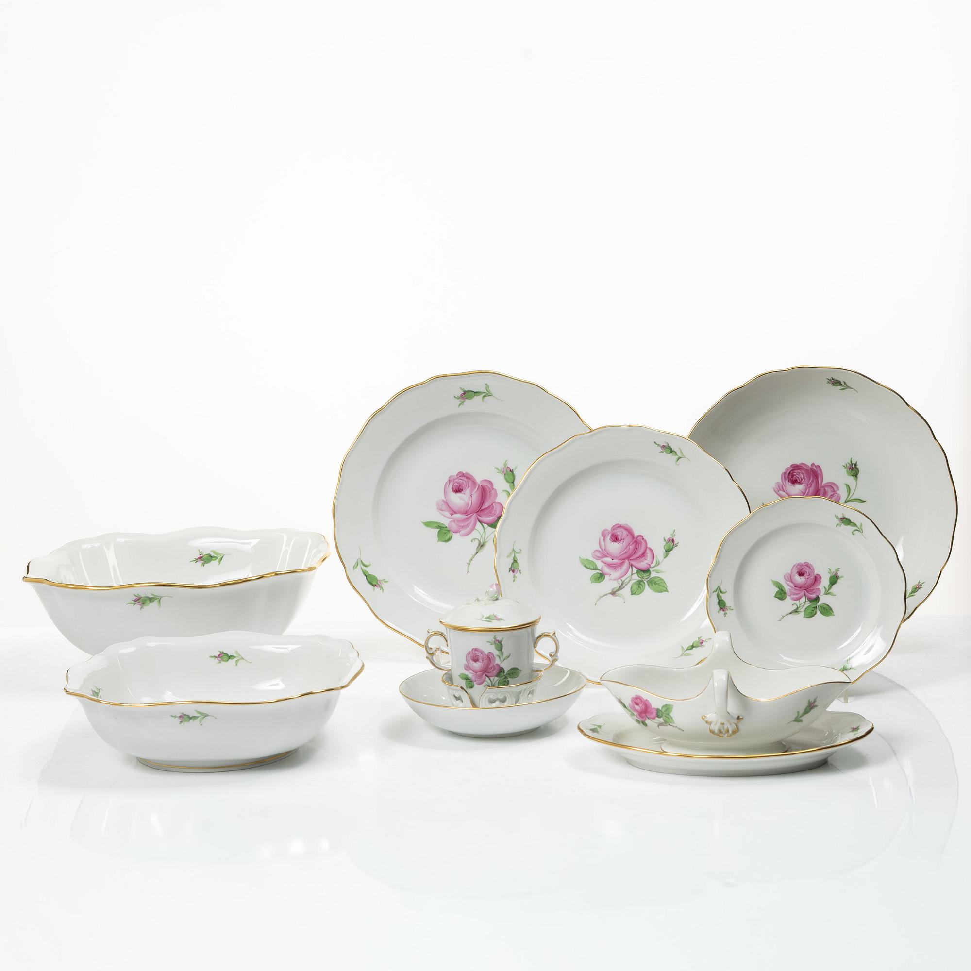 Meissen, A 55 piece "Meissen Rose" (Rote rose/Meissener rose) porcelain dinner service, 20th century.