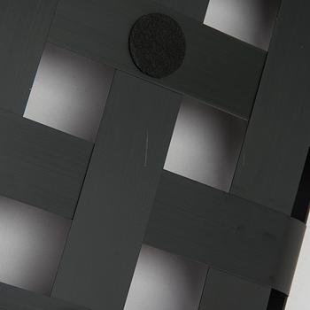 Eero Aarnio, kori, malli EA06 B "CrissCross", Alessi, 2013.