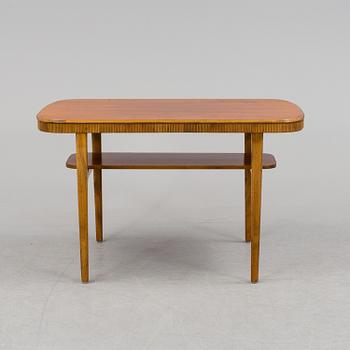 A 1940s table.