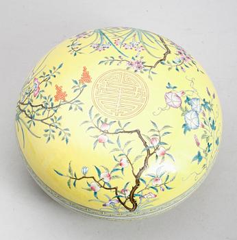 LOCKDOSA, porslin, sent 1900-tal.