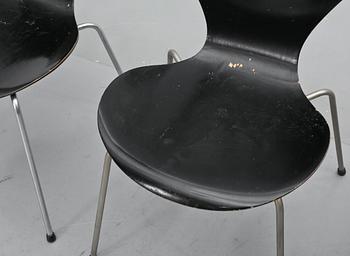 STOLAR, 3 + 1 st, "Sjuan", Arne Jacobsen, Fritz Hansen, Danmark, 1960-tal.