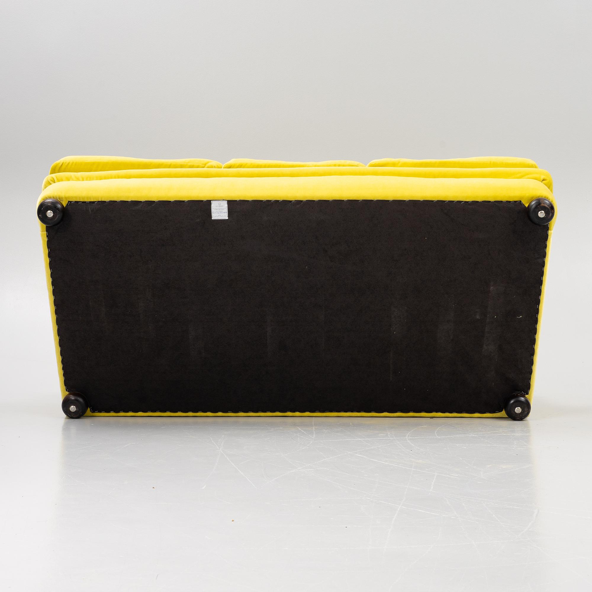 Josef Frank, a model 703 sofa, Svenskt Tenn, mid-20th Century.