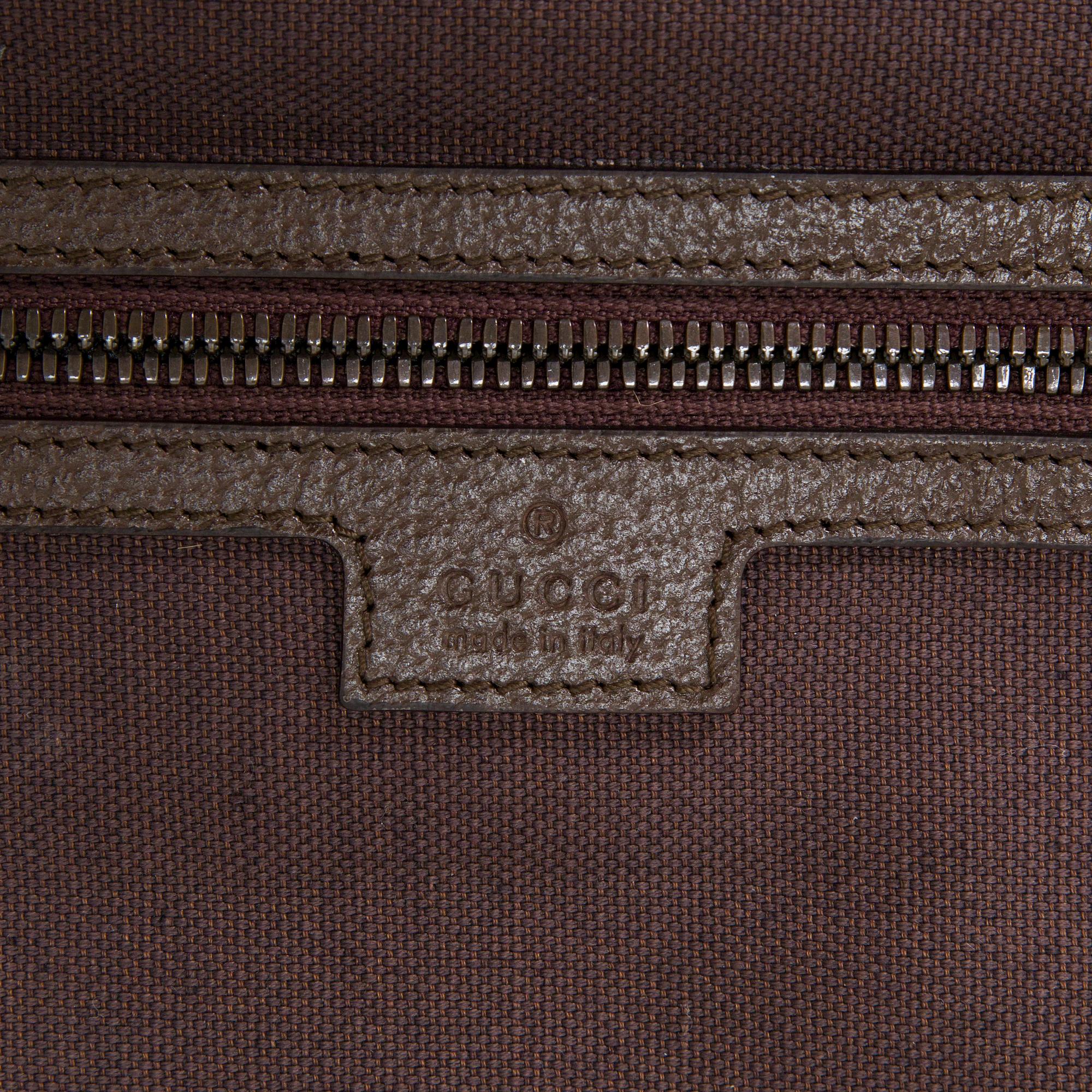 Gucci, a 'Savoy' garment bag.