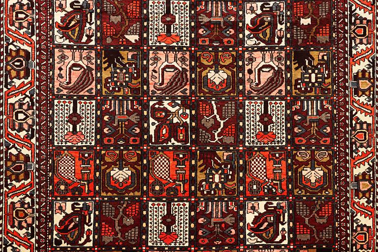 A Bakhtiari carpet, c. 307 x 210 cm.