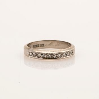 Ring, 18K vitguld med briljanter, K&EC, Göteborg 1965.