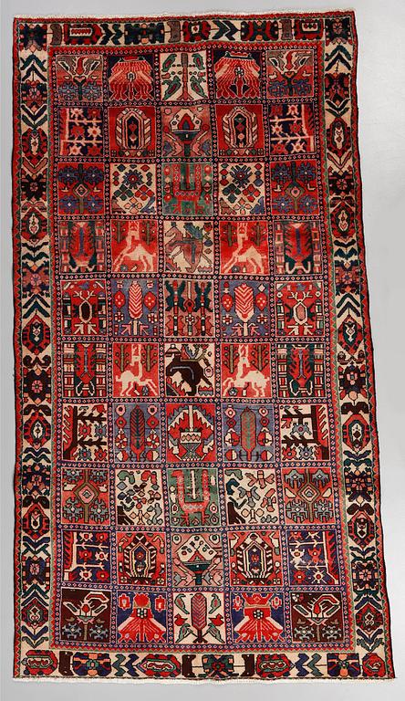 MATTA, Bachtiari, 1900-talets senare del, ca 270x154 cm.