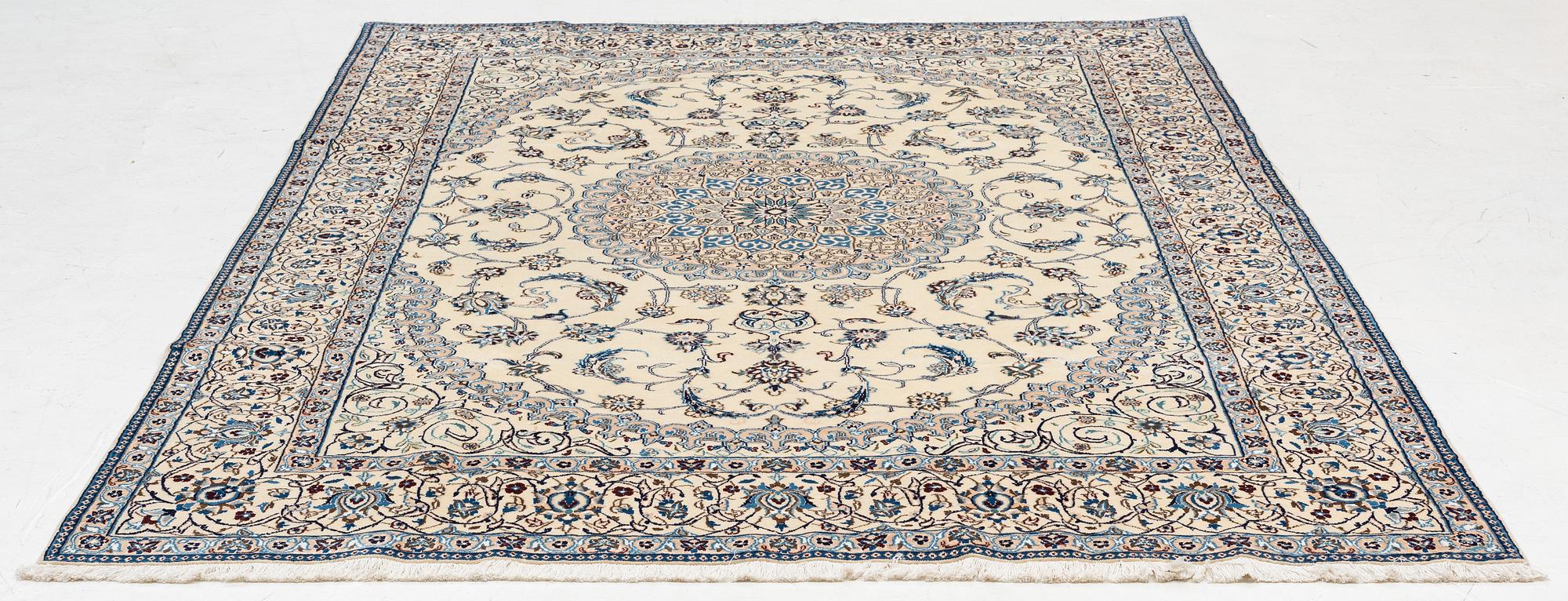 Carpet, Nain, approx. 290 x 200 cm.