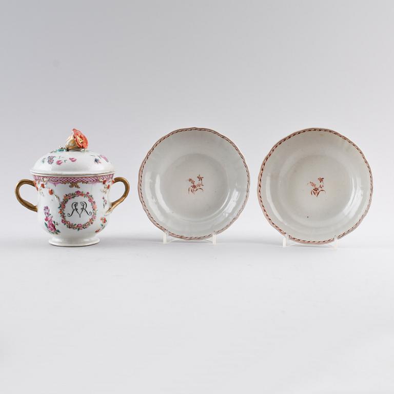 LOCKSKÅL SAMT FAT, 1 par, porslin, Kina, Qianlong 1736-1795.