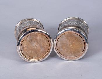 COASTERS, ett par, nysilver, 1900-talets första hälft.