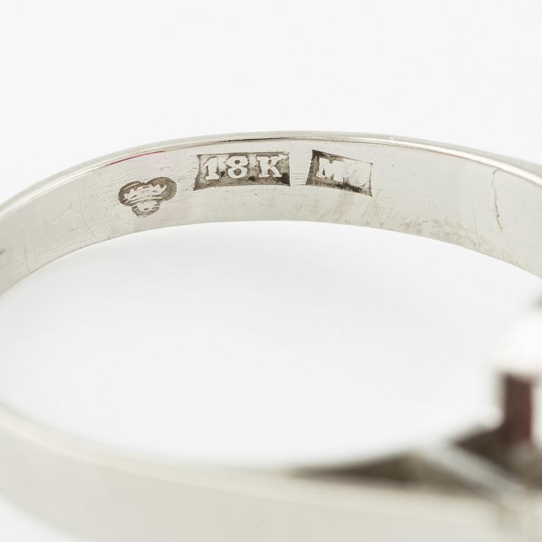 Ring, Atelier ajour, 18K vitguld med rosa turmalin och baguetteslipade diamanter.