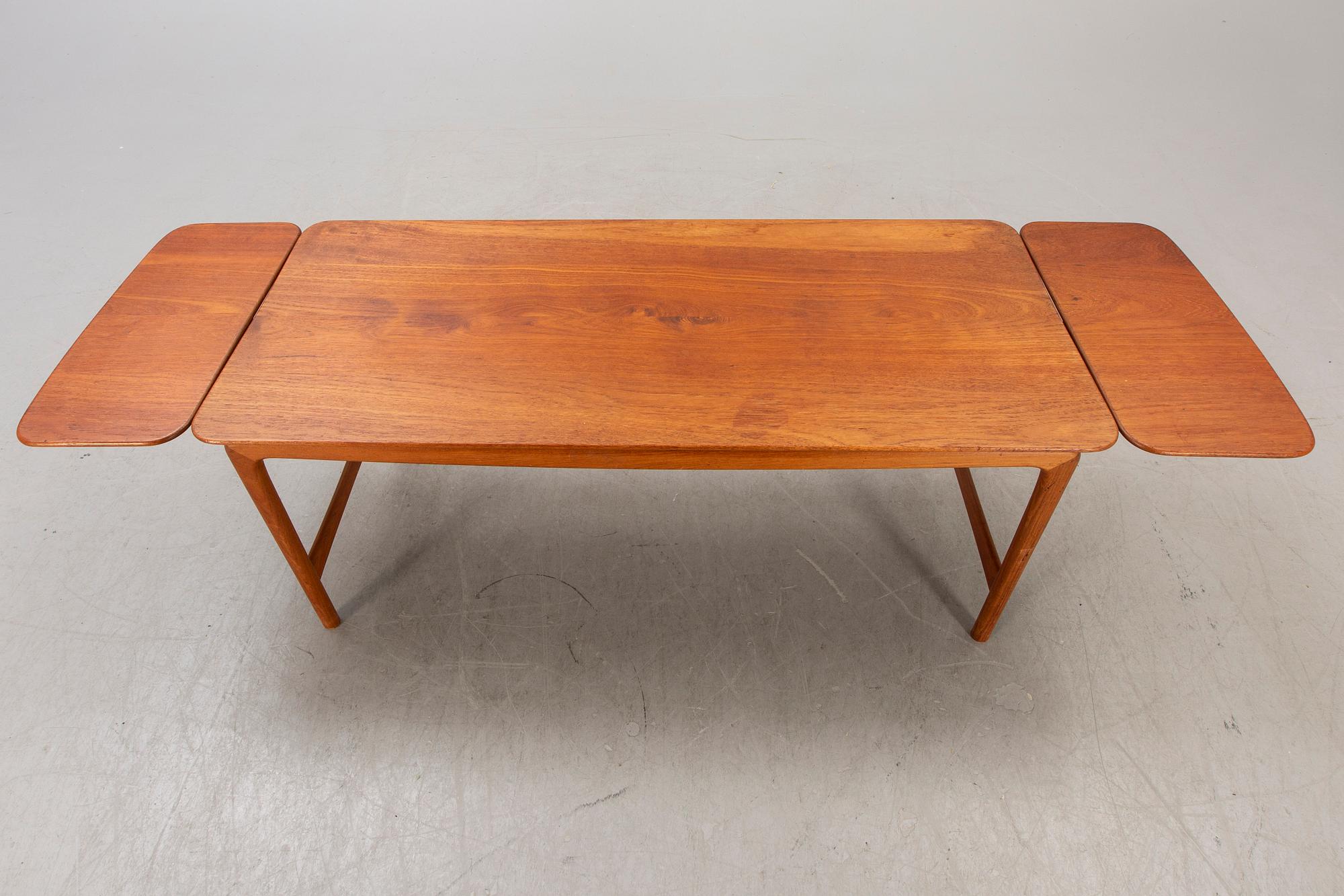 Peter Hvidt & Orla Mølgaard Nielsen,.