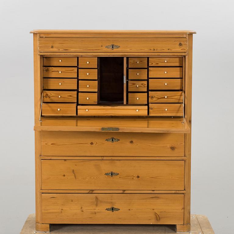CHIFFONJE, 1800/1900-tal,