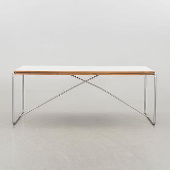 A Niels Haugesen dining table model nr 4750 Fredericia Furnitures Denmark alter part of the 20th century.