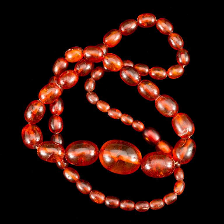 COLLIER, bärnsten. Vikt ca 24 g.