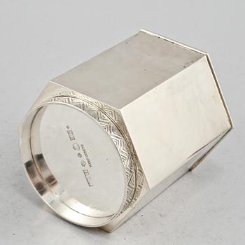 LOCKBURK, silver, C G Hallberg, Stockholm, 1944. Vikt 347 g.