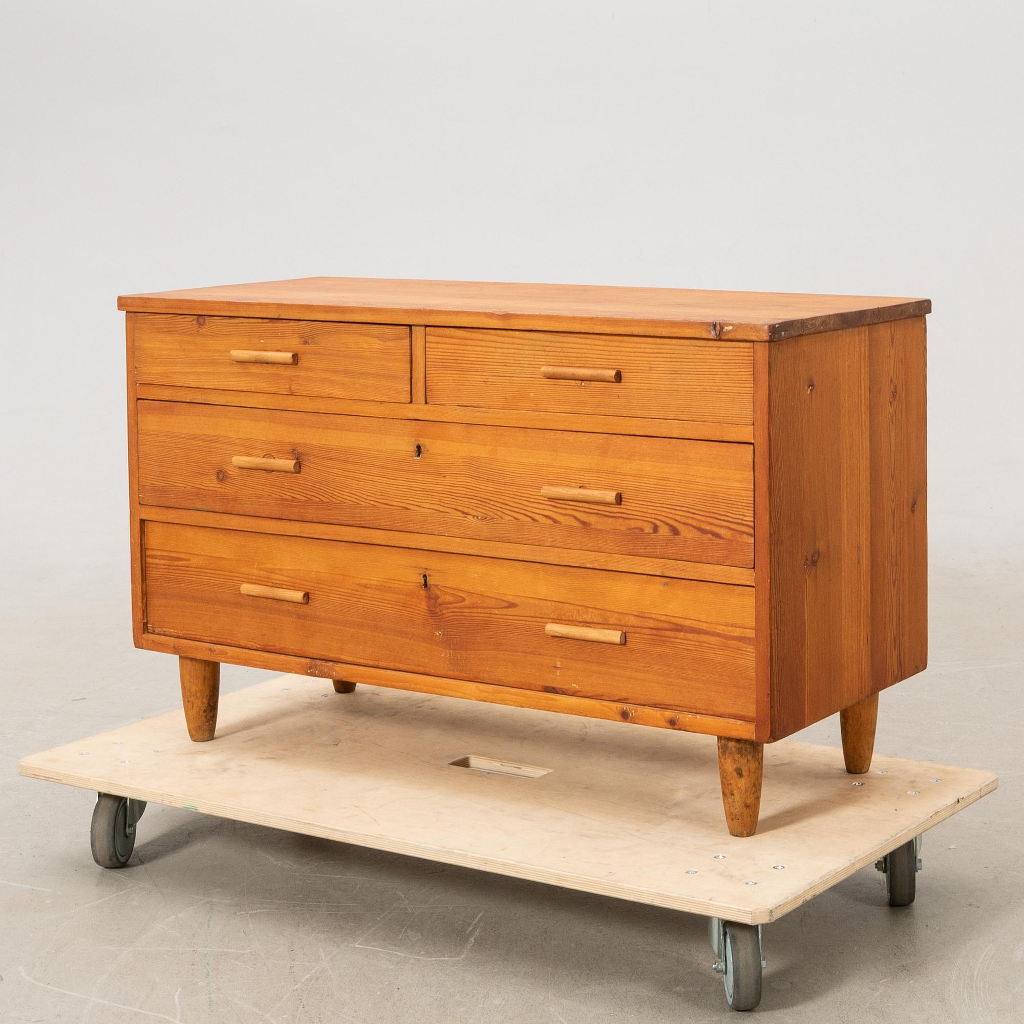 Chest of drawers 1940s Swedish Modern.