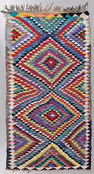 MATTA, orientalisk, modern tillverkning, ca 230 x 122 cm.