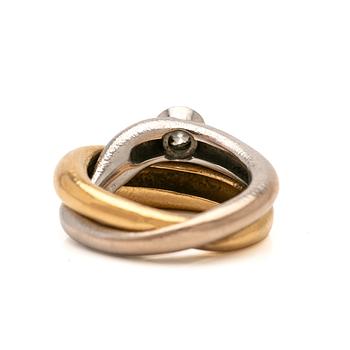 Ole Lynggaard, Ring, "Fidelity", 18K guld och vitguld med en rund briljantslipad diamant ca 0.32 ct.