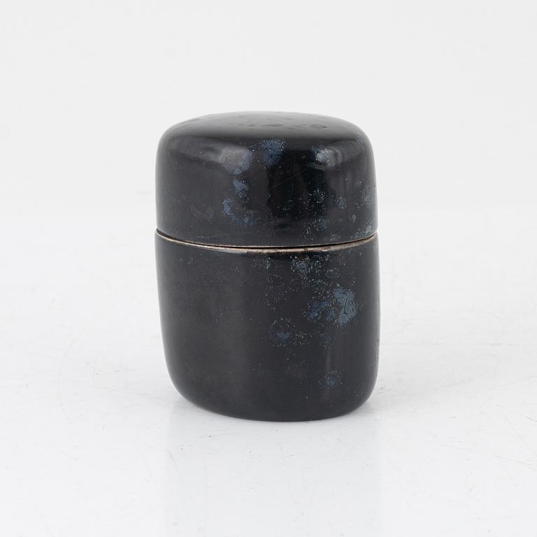 Hans Hedberg, burk med lock, starkeldsfajans, signerad Hhg, Biot, Frankrike..